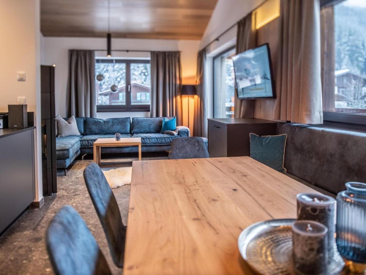 Apartment In Wald Im Pinzgau With A Carport Luaran gambar