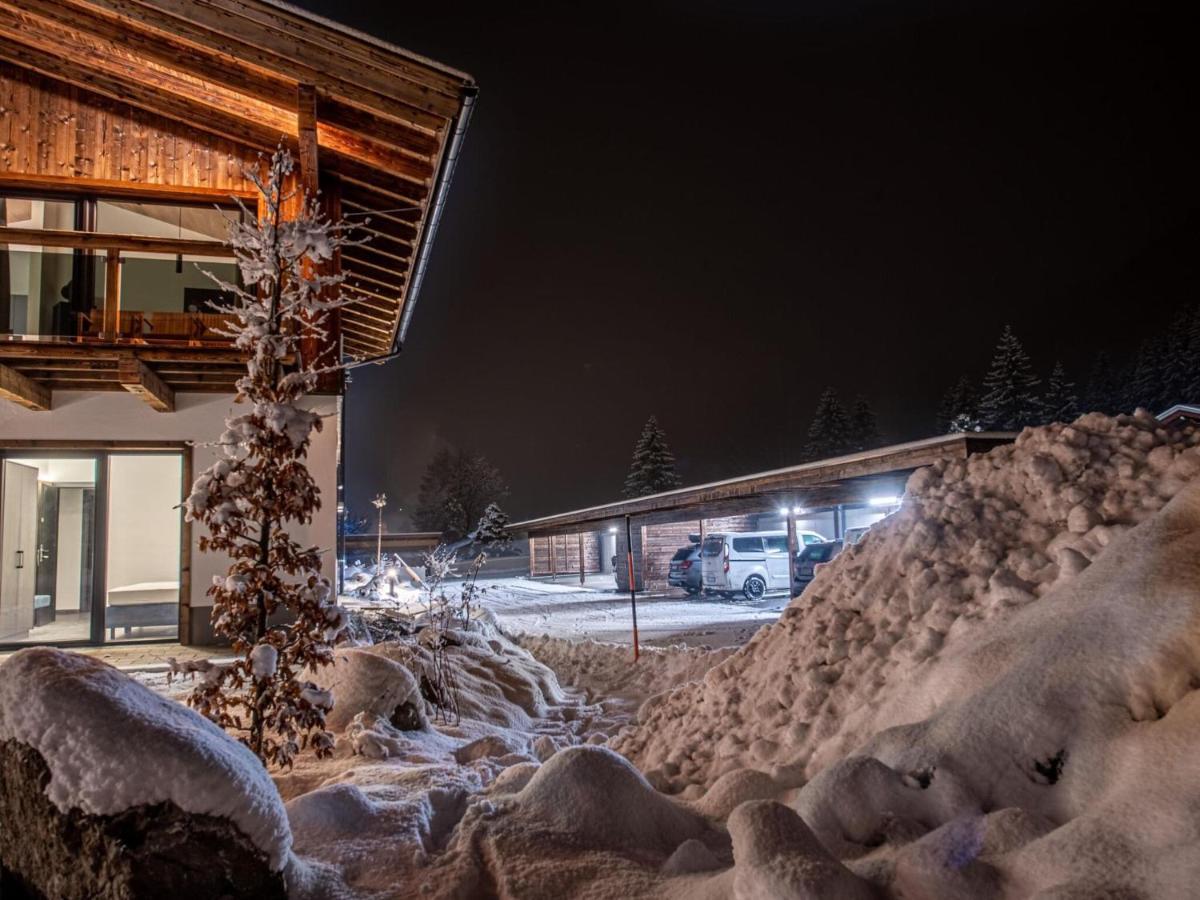 Apartment In Wald Im Pinzgau With A Carport Luaran gambar