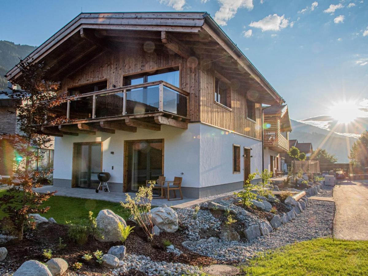 Apartment In Wald Im Pinzgau With A Carport Luaran gambar