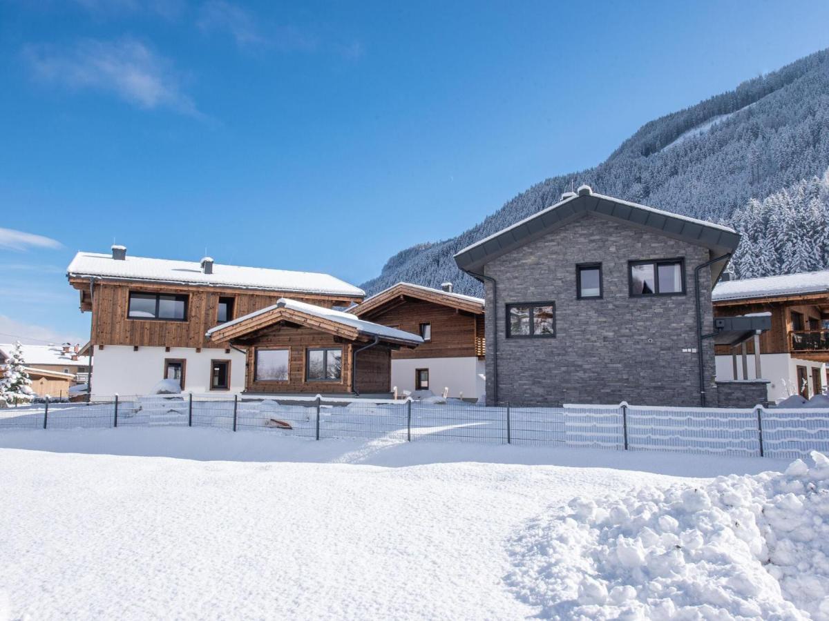Apartment In Wald Im Pinzgau With A Carport Luaran gambar